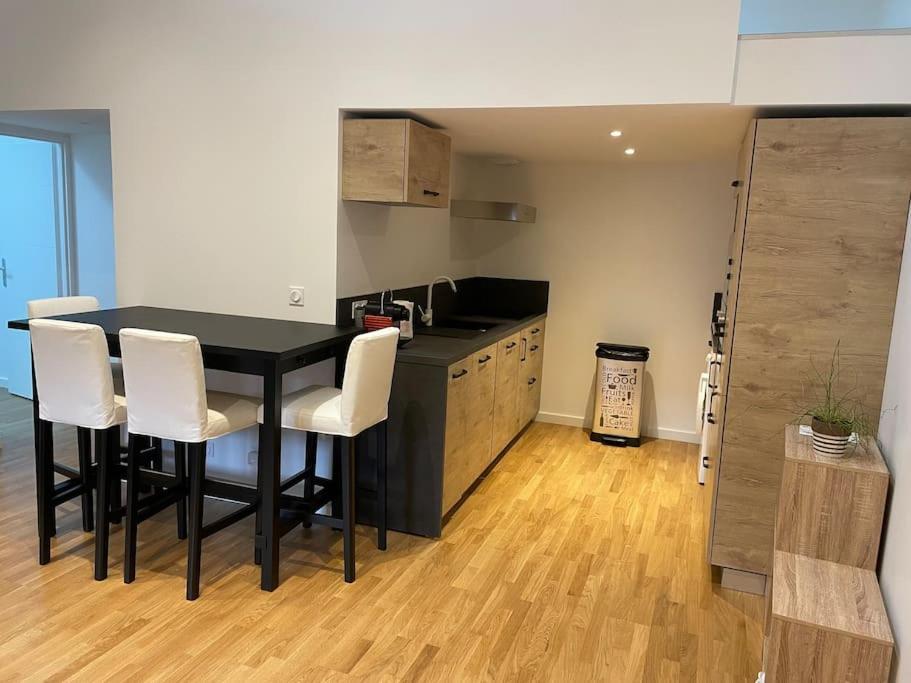 Appartement Atypique Et Fraichement Renove Saint-Vallier  Eksteriør billede